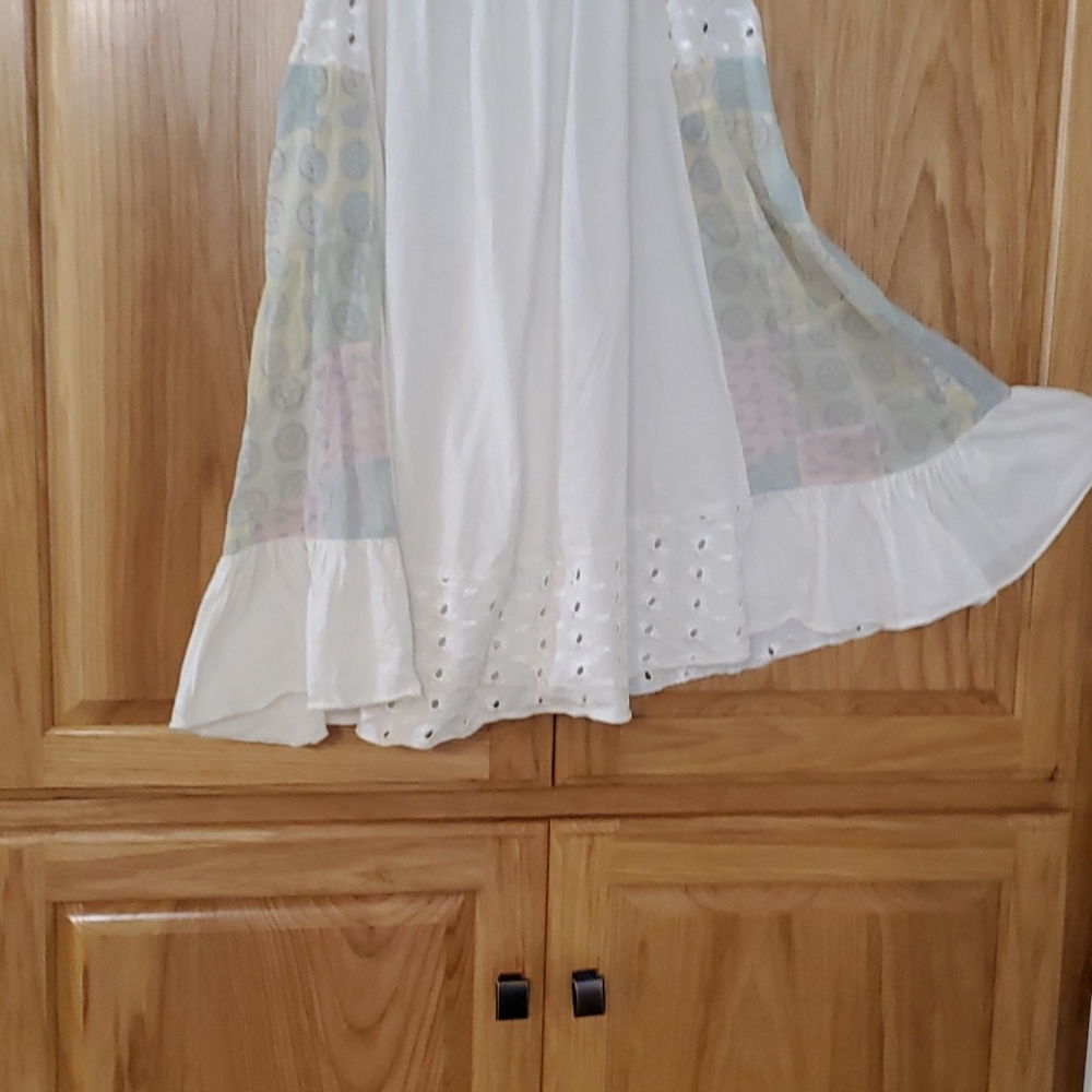 FREE PEOPLE SIZE MEDIUM WOMEN SHIRT LIKE NEW !